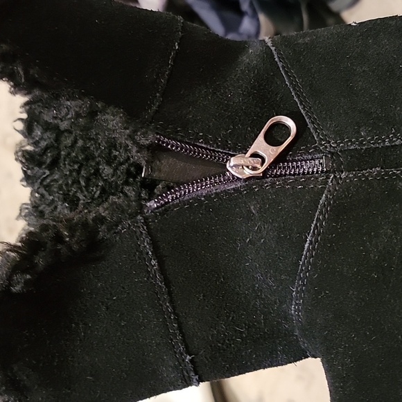 Kookaburra UGG Girl's Seude Leather Aribel Boots by UGG - Picture 4 of 13